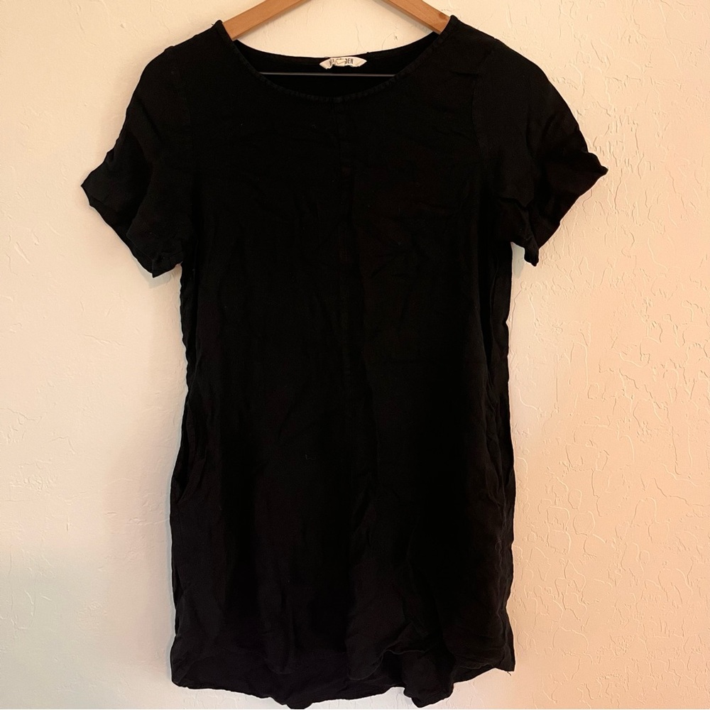 Ali Golden black dress with pockets